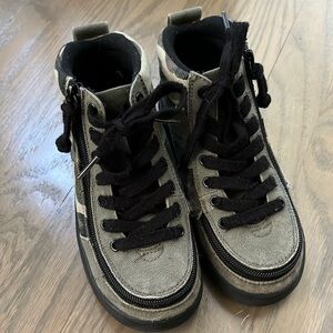 BILLY shoes Kids 13 camo print GUC